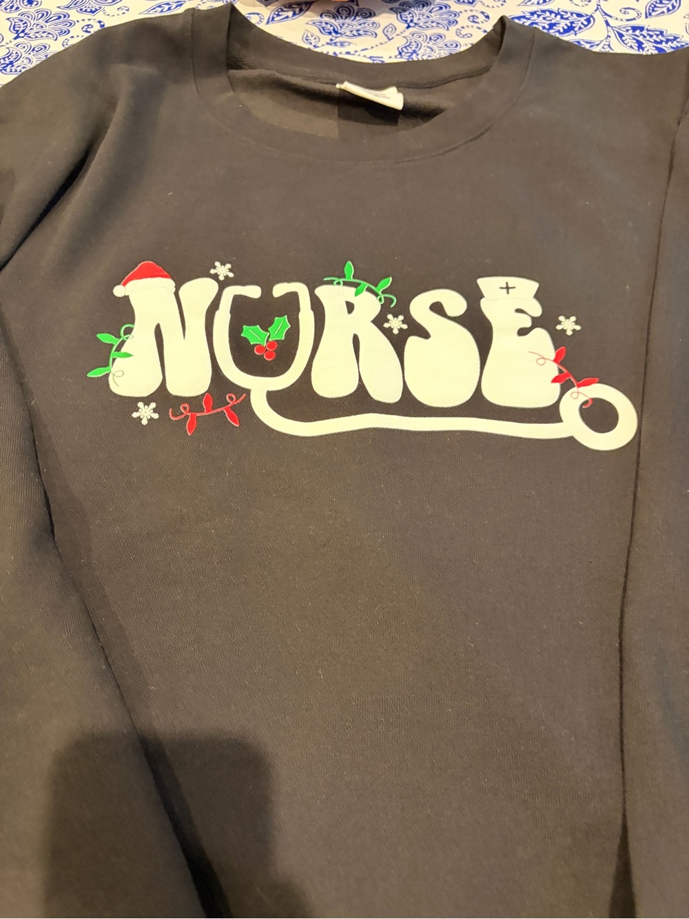 NWOT Women’s Plus Size 4X Nurse Holiday Logo Black Sweatshirt - Picture 3 of 5